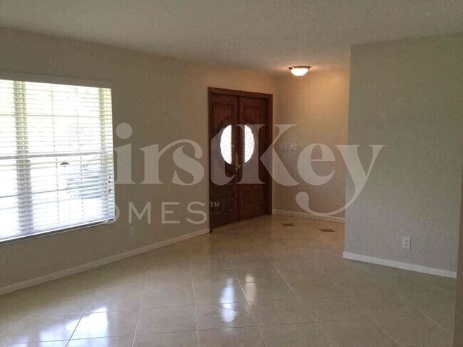Foto del edificio - 7131 NW 46th Ct