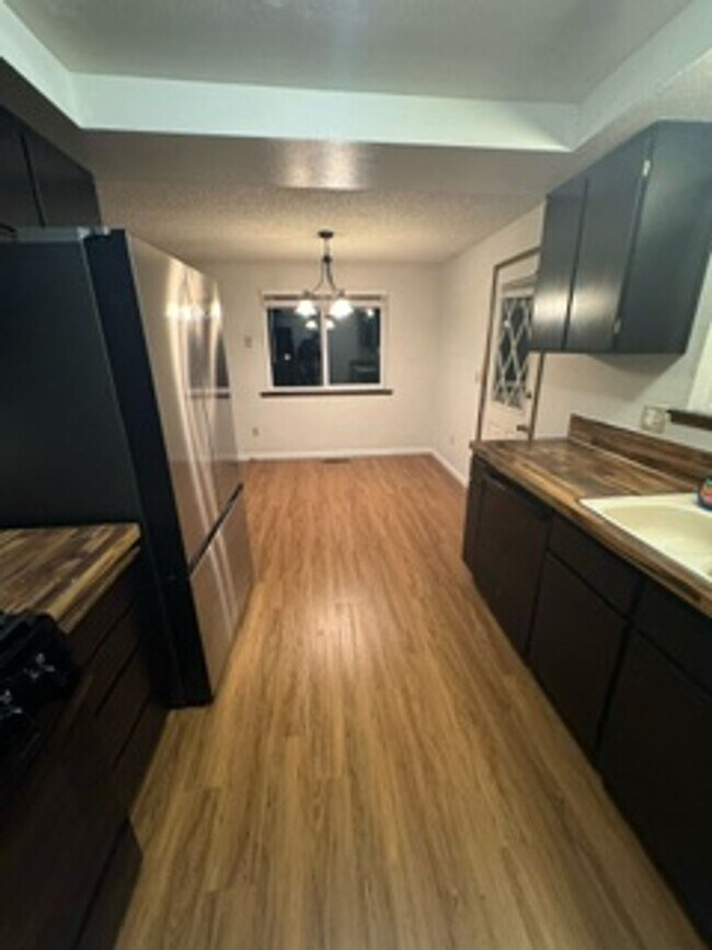 Foto del edificio - Villalpando - 1218-1222 Summers Lane PM 9-26-2023