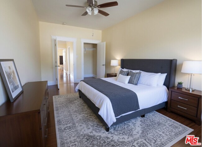 Foto del edificio - 2928 Walton Ave