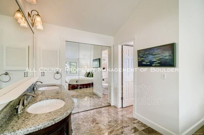 Building Photo - 4453 Pali Way