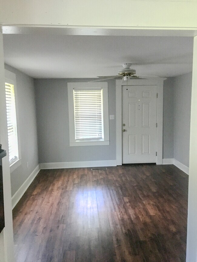 Foto del edificio - 108 Denson Ave NW