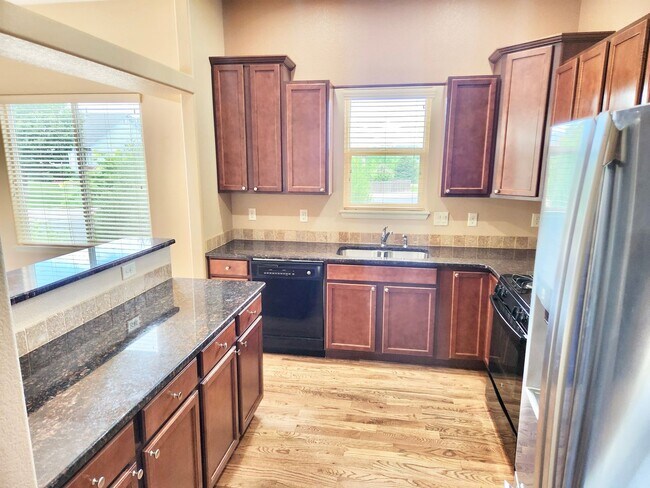 Building Photo - Move in ready home on Davey Crocket!