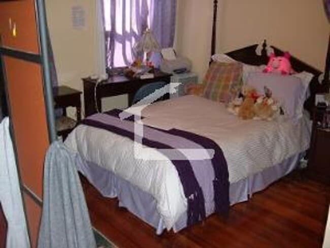 Building Photo - Great 4 Bed Perfect for BU