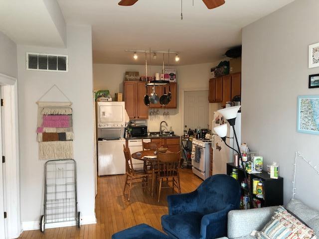 Primary Photo - 621 W Armitage Ave