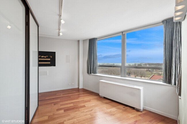 Foto del edificio - 5701 N Sheridan Rd