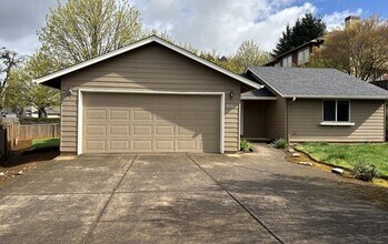 Building Photo - 5131 Sycan Ct SE