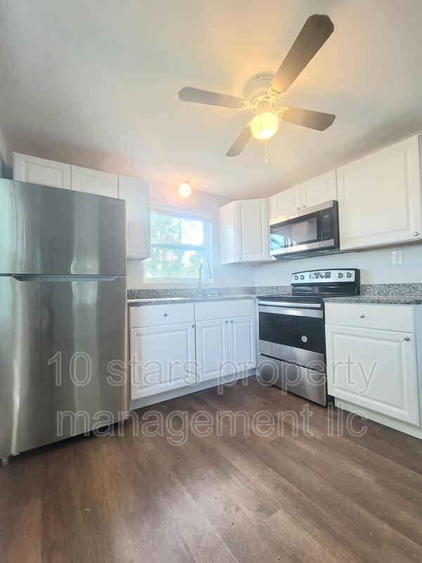 Foto del edificio - 4091 58th Ave N