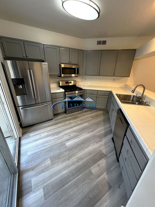 Foto del edificio - 1445 Brett Pl