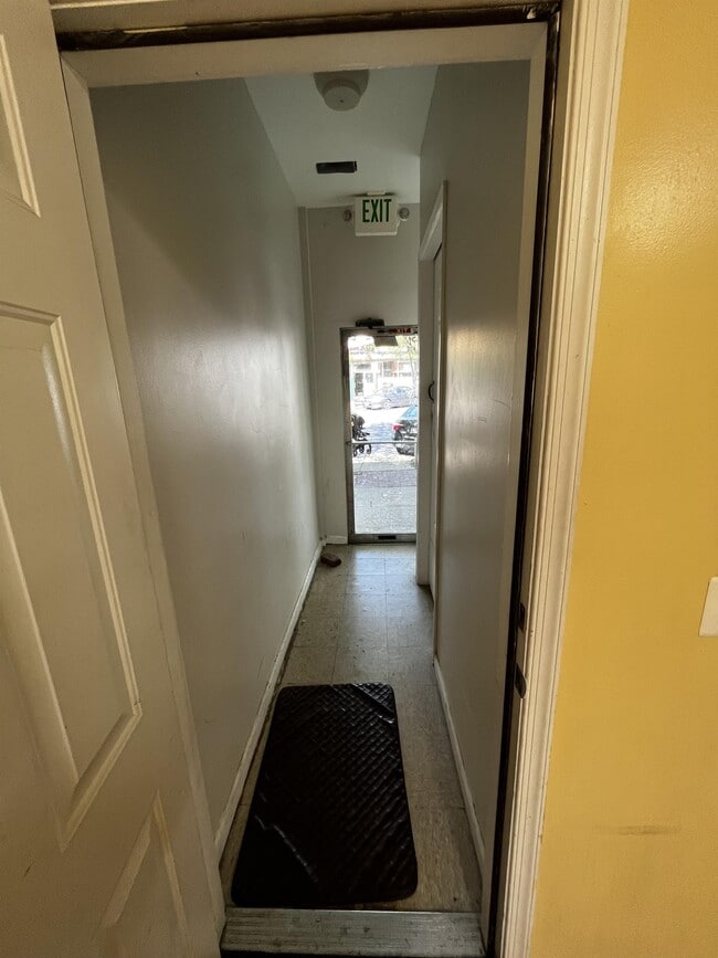 Photo - 427 S Conkling St Apartment