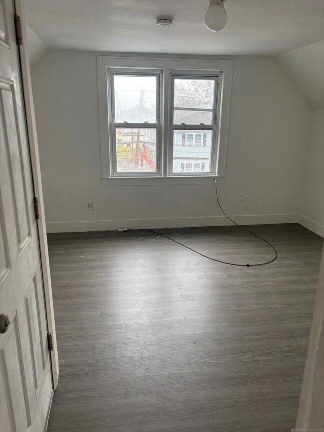 Foto del edificio - 1275 Howard Ave