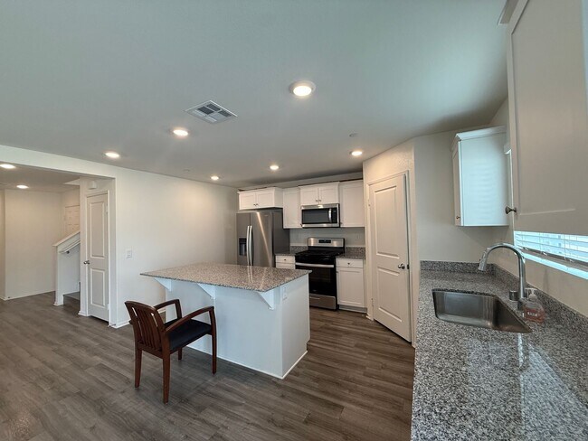 Foto del edificio - West Lancaster 4 bedroom!