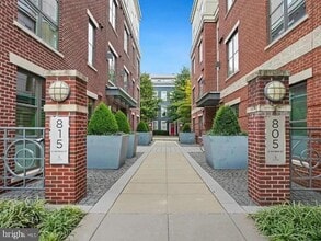 Building Photo - 815 N Patrick St