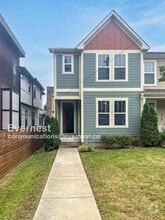 Building Photo - 533A Moore Avenue