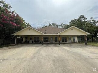 Building Photo - 509 Lone Oak St