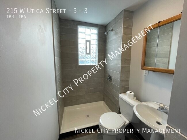 Foto del edificio - 215 W Utica St