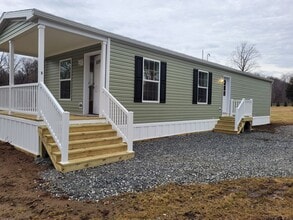 Building Photo - 551 Lauschtown Rd