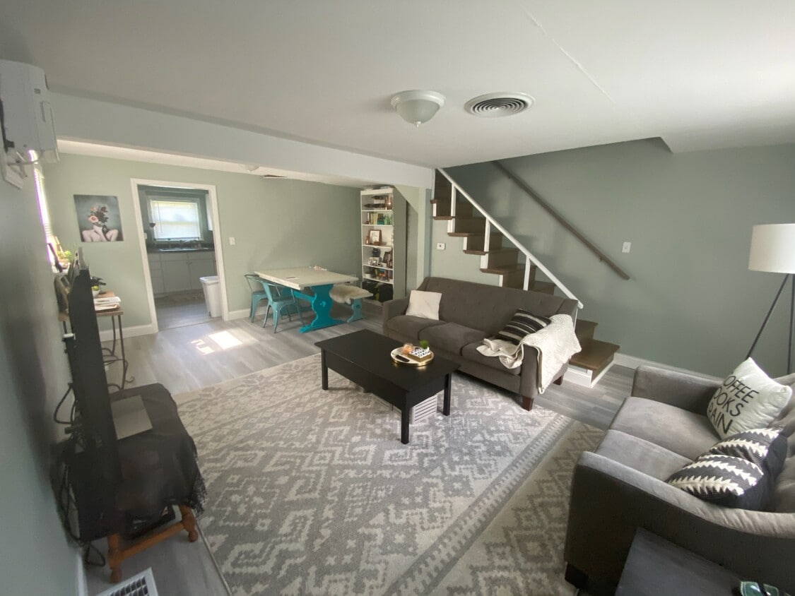 204 Green St Unit W, Savoy, IL 61874 Condo for Rent in Savoy, IL