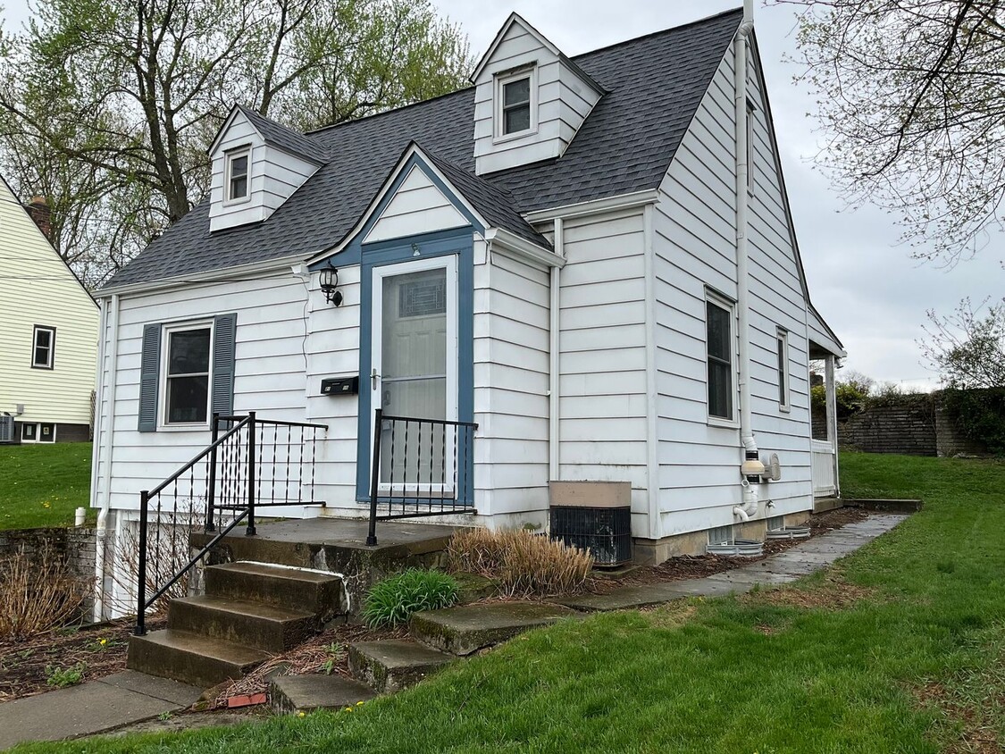 Primary Photo - Charming 2-bed 1-bath Bethel Park Home wit...