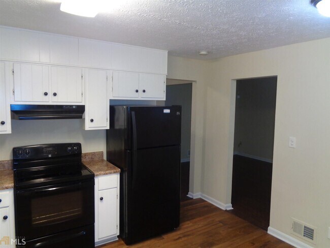 Foto del edificio - 3348 Flat Shoals Rd