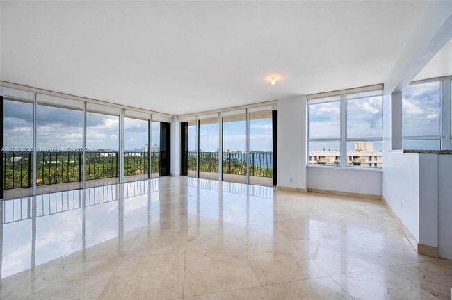 Foto del edificio - 780 NE 69th St