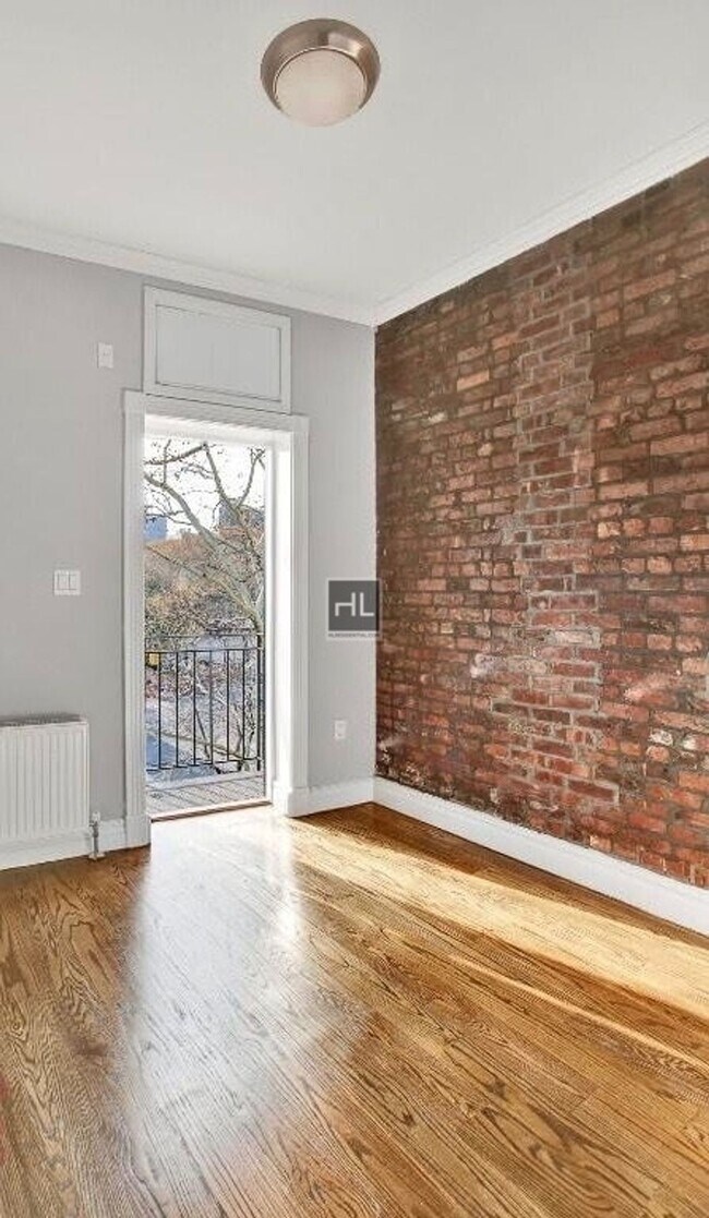 Foto del edificio - East 1st Street