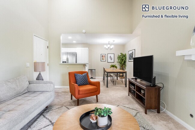 Building Photo - 37050 Meadowbrook Common