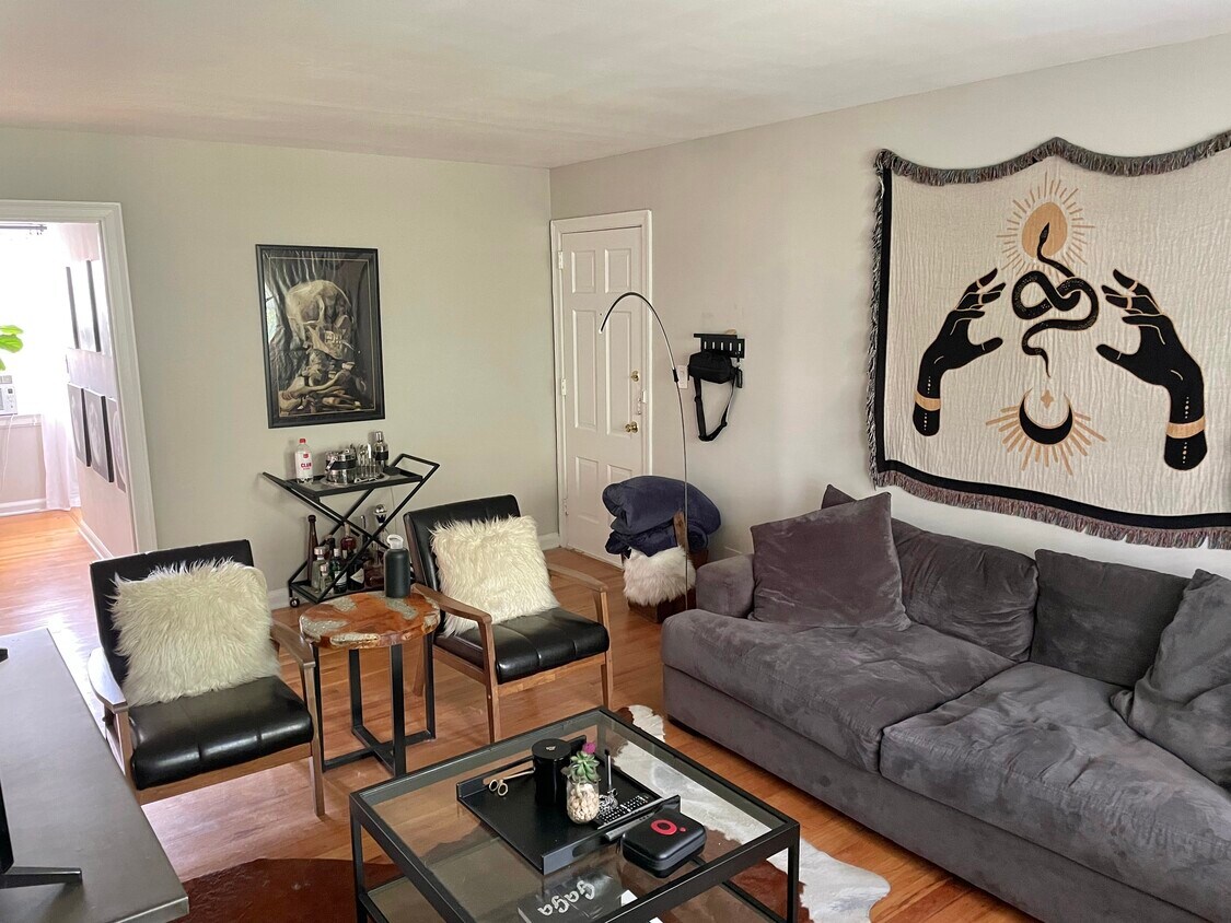 Living room - 2836 Fairway Dr
