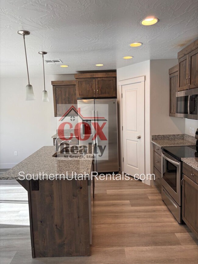 Foto del edificio - Little Valley Townhome For Rent