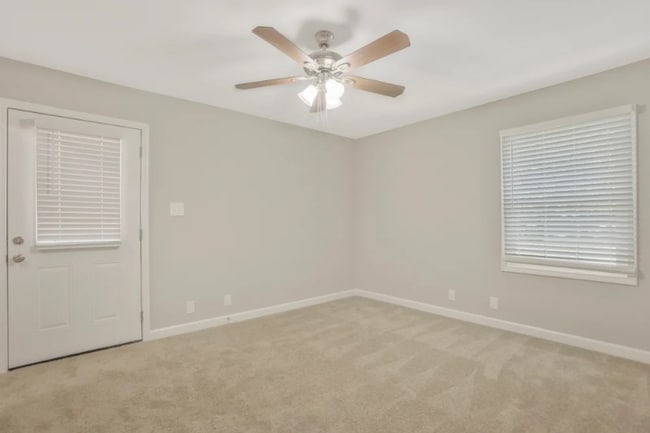 Building Photo - 2582 Hatfield Cir SE