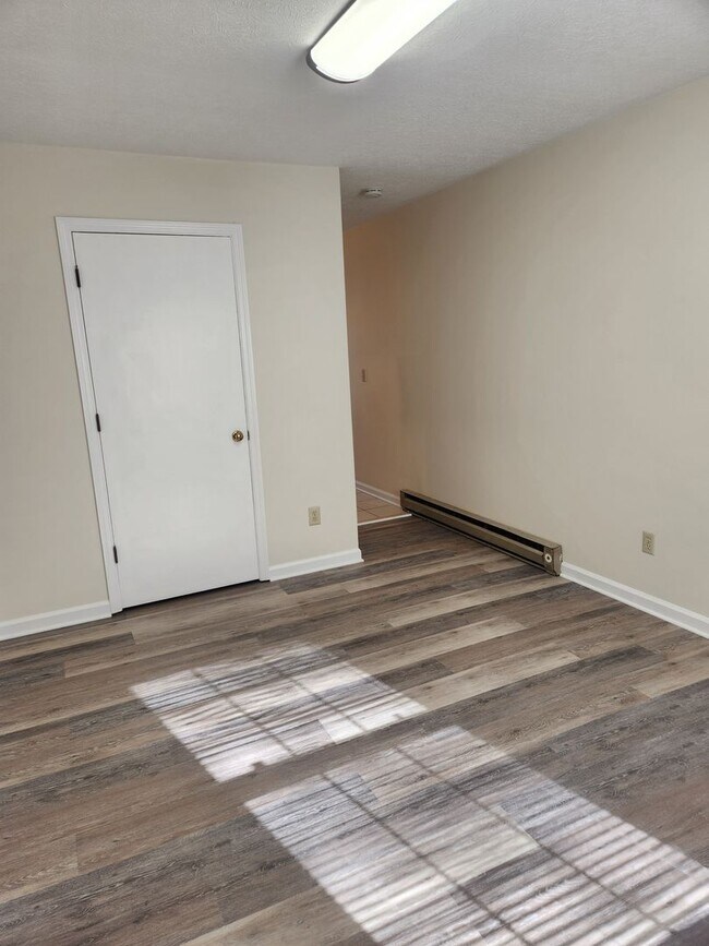 Foto del edificio - One Room Efficiency Apt in Ashland City
