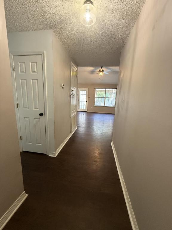 Foto del edificio - 14064 Woodmont Dr