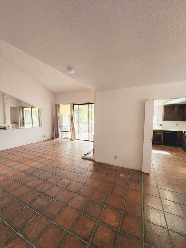 Building Photo - 3049 Conquista Ct