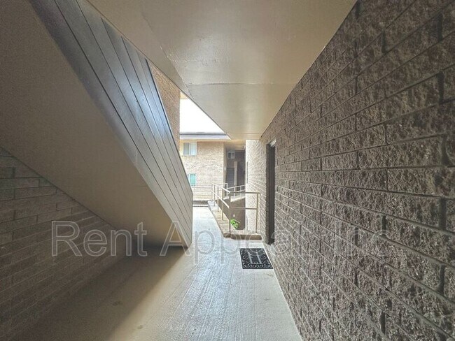 Foto del edificio - 346 Carpenter Dr NE