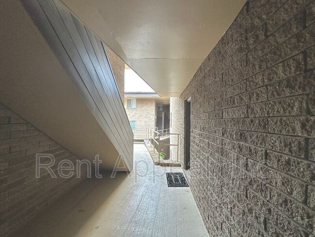 Photo - 346 Carpenter Dr NE House