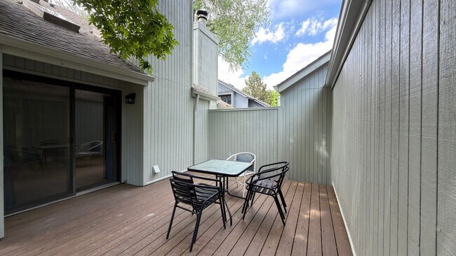 Foto del edificio - Great Townhome in Mid Town Fort Collins