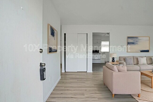 Foto del edificio - 92 Cherrington Rd