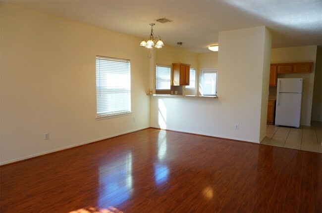 Building Photo - 2514 Hawks Rd