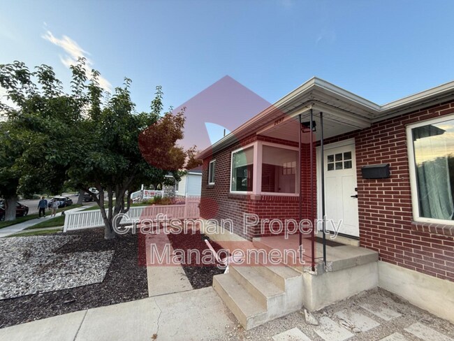Foto del edificio - 2697 Glenmare St