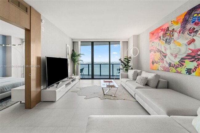 Foto del edificio - 460 NE 28th St