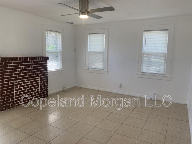 Foto del edificio - 2425 22nd Ave S