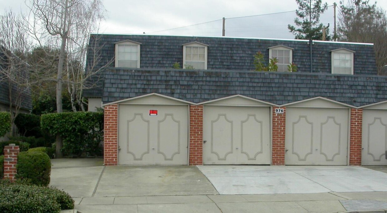 Primary Photo - 976 Ponderosa Ave