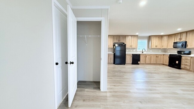 Building Photo - 29647 Erie Ct