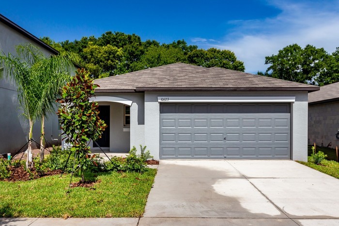 Primary Photo - 10623 Gibsonton Dr