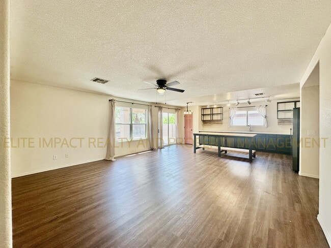 Building Photo - 10930 S San Clemente Camino