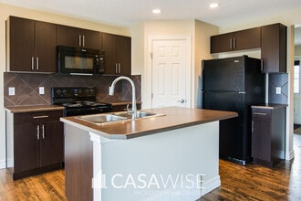 Building Photo - 6833 Cardinal Link SW