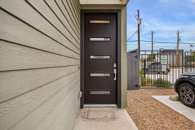 Foto del edificio - 1117 Highland Square Ln