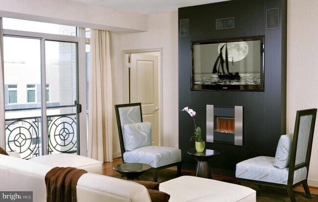 Building Photo - 155 Potomac Passage