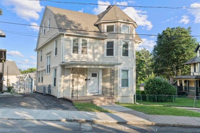 Building Photo - 78 Pine St