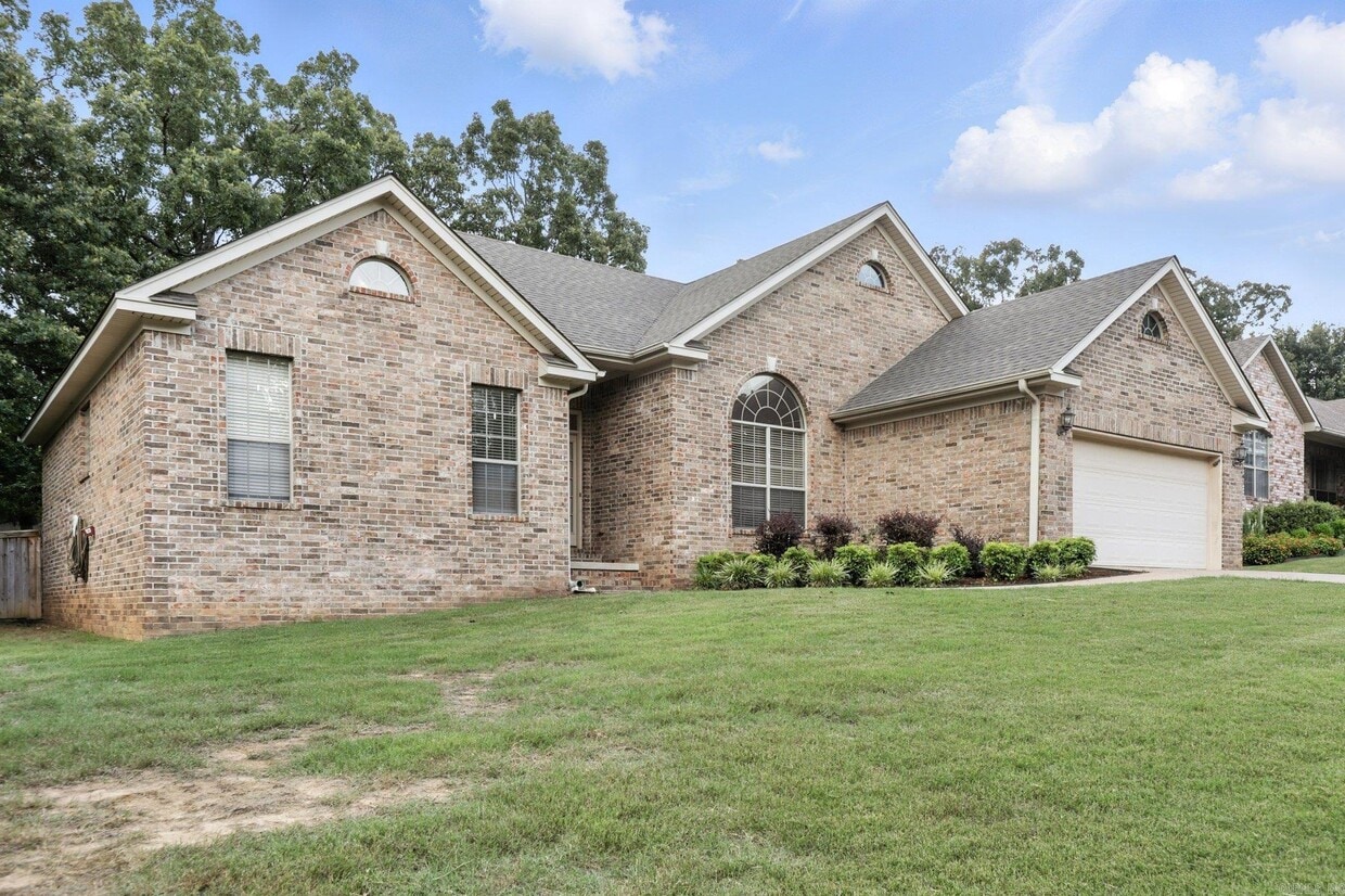 Primary Photo - 7328 W Ridge Cir