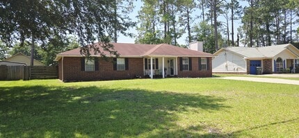 Building Photo - 627 Windhaven Dr